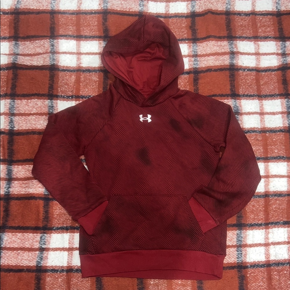 Boy’s Under Armour Burgundy pullover  Hoodie Size M